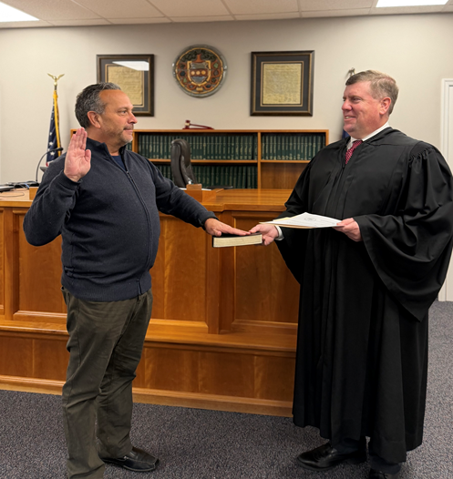 Vince Swearing in image